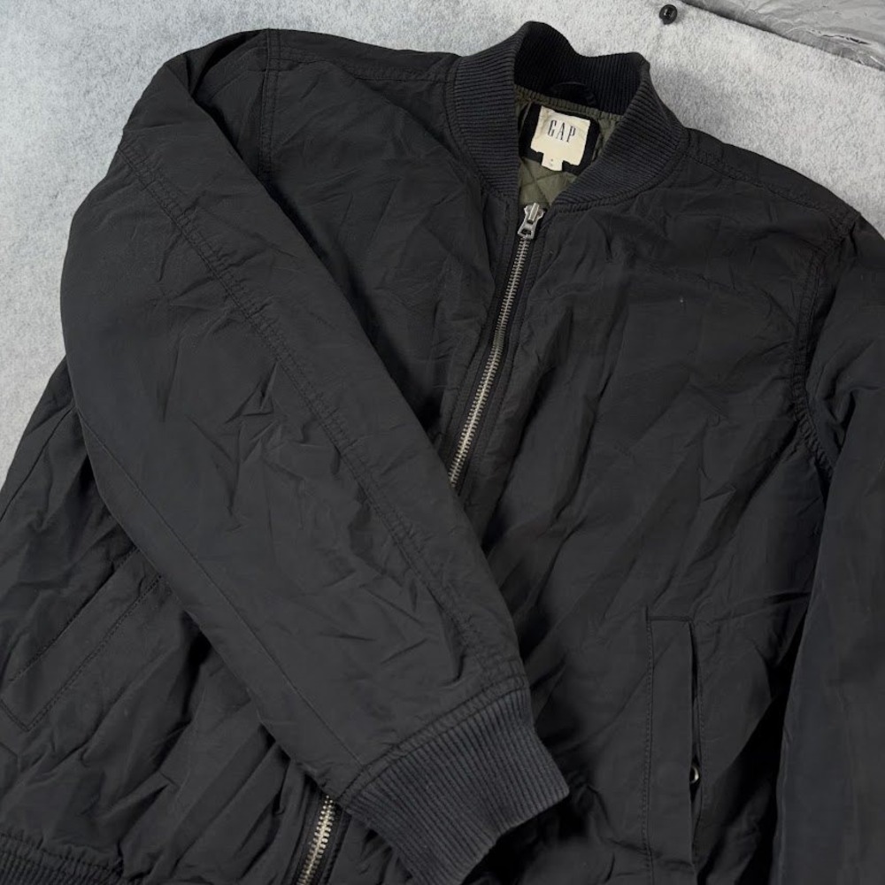 GAP Bomber Jacket Mens S Black Solid Quilted Lined Nylon Full Zip MA-1 Style